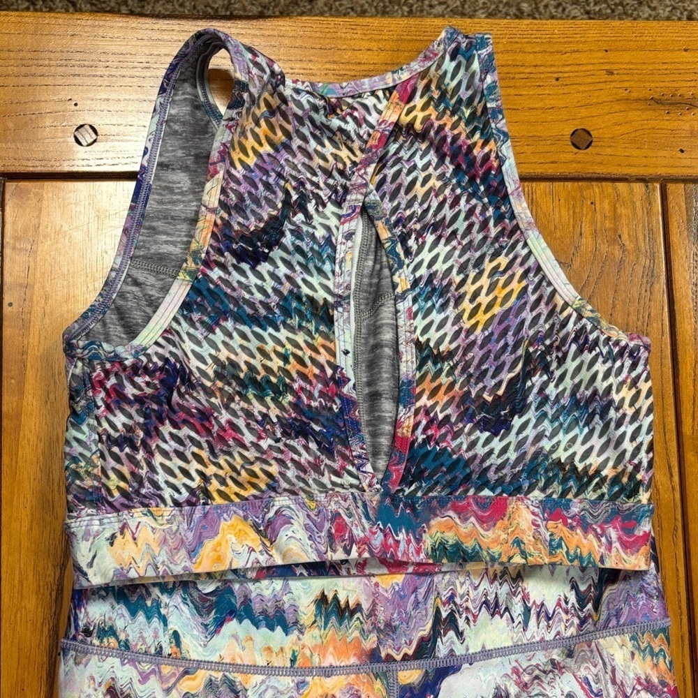 Peloton Multicolor Patterned Activewear Set - Picture 4 of 10